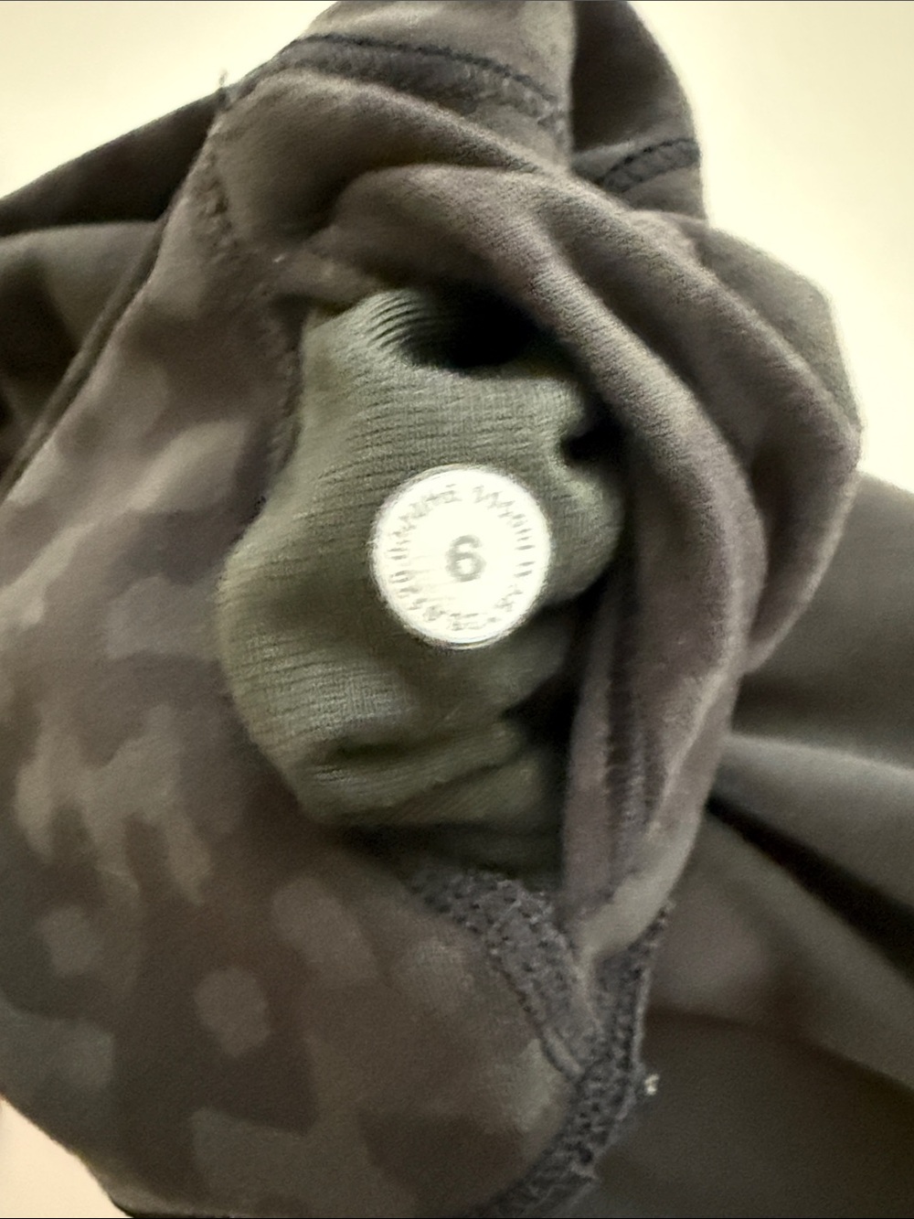 Lululemon Align High-Waist Black/Gray leopard/Camo Print Leggings Sz 6 - Picture 5 of 12